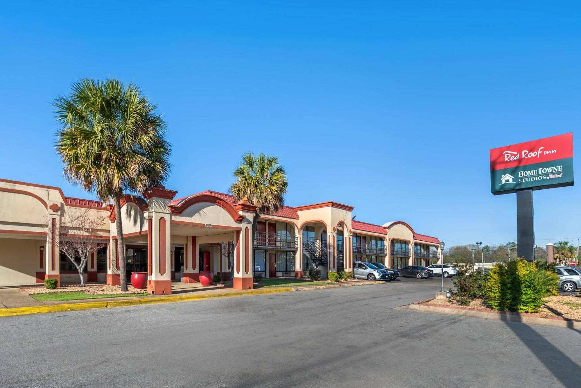 Hometowne Studios By Red Roof Montgomery - Midtown Exterior photo
